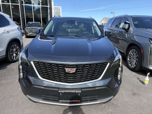 Used 2021 Cadillac XT4 Premium Luxury AWD/4WD image 3