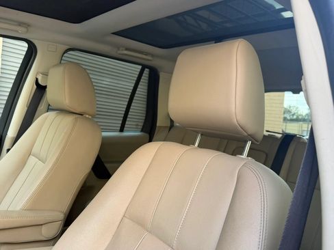 Used 2011 Land Rover LR2 HSE AWD/4WD image 22