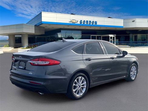 Used 2020 Ford Fusion SE image 8