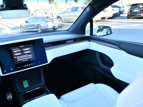 Used 2023 Tesla Model X AWD/4WD image 22