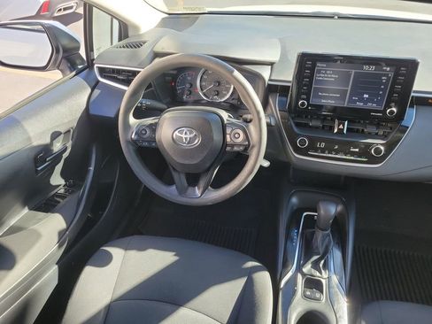 Used 2022 Toyota Corolla LE image 11