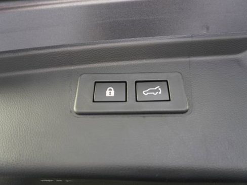 Certified 2025 Subaru Outback Onyx Edition AWD/4WD image 32