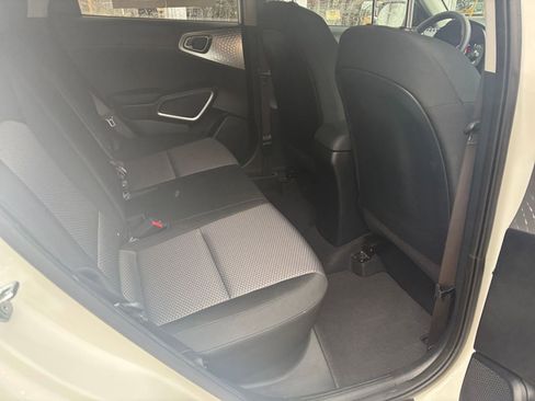 Used 2025 Kia Soul LX w/ LX Technology Package image 37