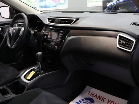 Used 2016 Nissan Rogue SV FWD image 25