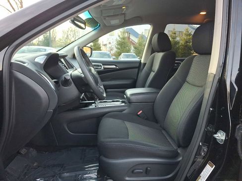 Used 2018 Nissan Pathfinder SV image 13