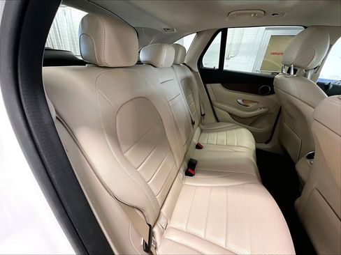 Used 2021 Mercedes-Benz GLC 300 4MATIC image 16