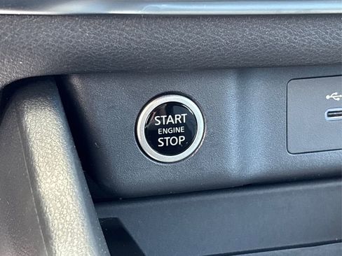 Certified 2023 Nissan Rogue SV image 30