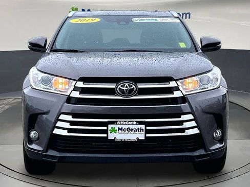 Used 2019 Toyota Highlander XLE AWD/4WD image 2