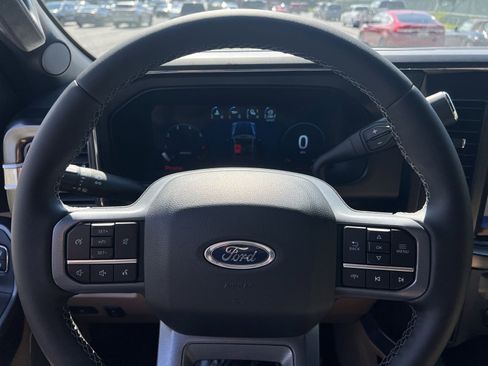 Used 2025 Ford F250 Lariat w/ Black Appearance Package image 16