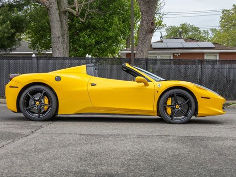 Used 2013 Ferrari 458 Spider RWD image 31