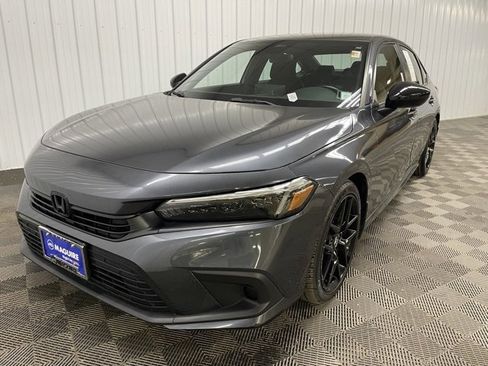 Used 2023 Honda Civic Sport image 9