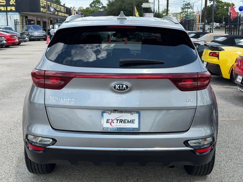 Used 2020 Kia Sportage EX FWD image 3