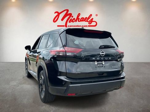 Used 2024 Nissan Rogue SV AWD/4WD image 4
