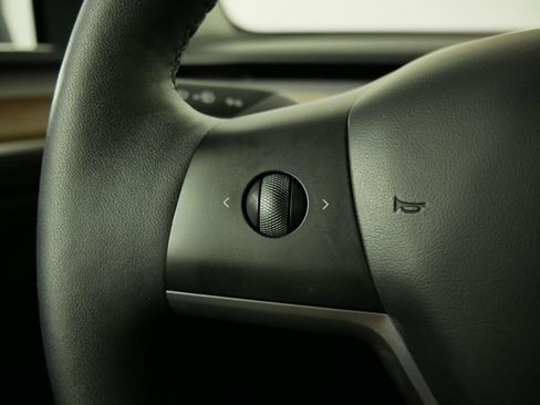Used 2023 Tesla Model Y Long Range AWD/4WD image 24