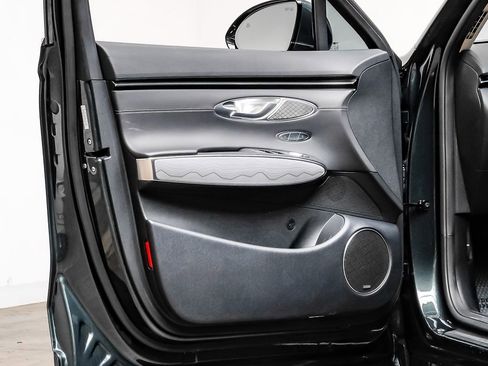 Used 2023 Genesis GV70 2.5T w/ Advanced Package image 38