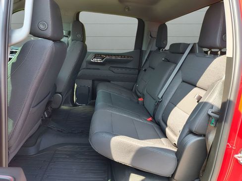 Used 2024 GMC Sierra 1500 Elevation w/ LPO, Elevation Black Package AWD/4WD image 32