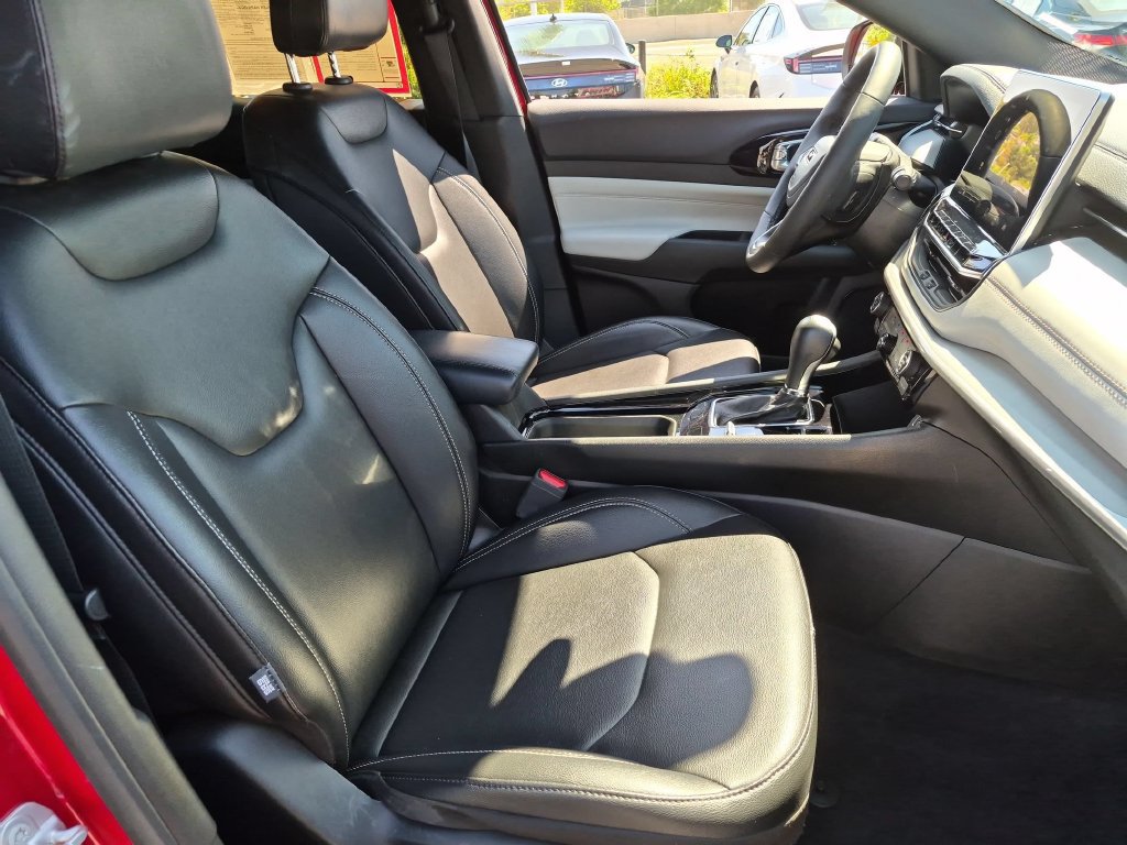 Used 2025 Jeep Compass Limited AWD/4WD image 31