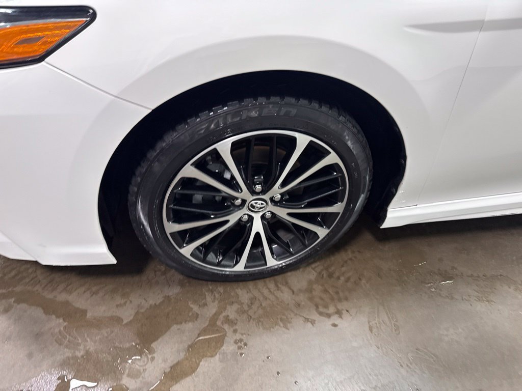 Used 2018 Toyota Camry SE FWD image 8