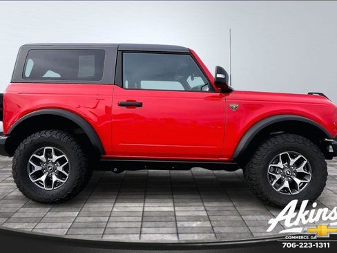 Used 2023 Ford Bronco Badlands image 16