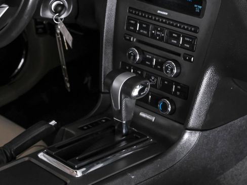 Used 2010 Ford Mustang GT image 19