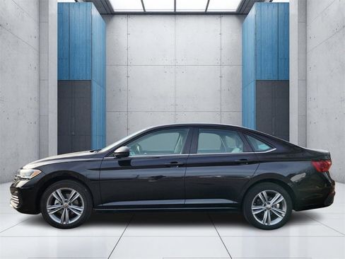 Used 2024 Volkswagen Jetta SE image 28