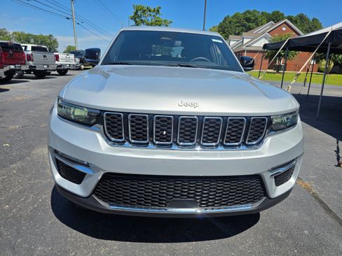 Used 2024 Jeep Grand Cherokee Limited RWD image 2