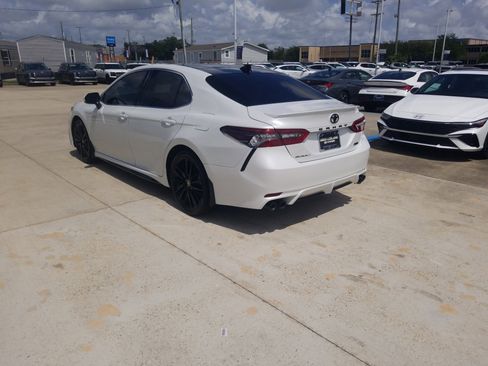 Used 2021 Toyota Camry XSE FWD image 5