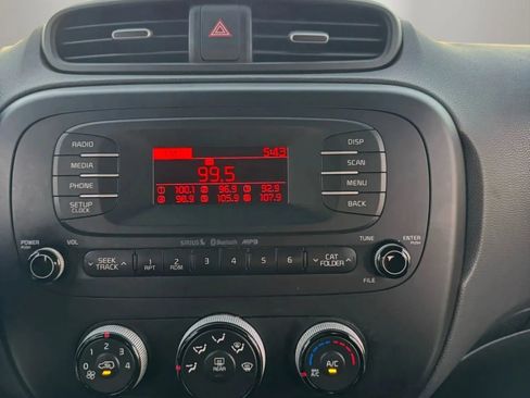 Used 2016 Kia Soul FWD image 22