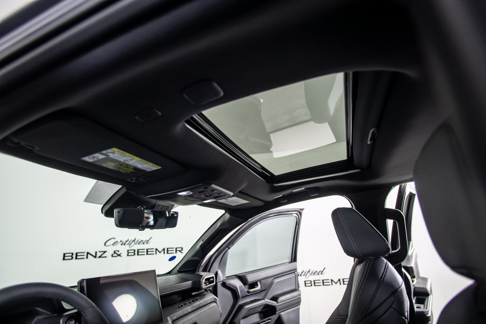 Used 2025 Toyota Tacoma Limited AWD/4WD image 21