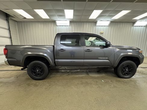 Used 2022 Toyota Tacoma SR5 image 5