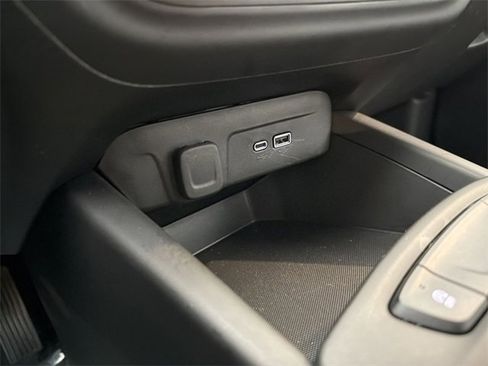 Certified 2025 Chevrolet Trax LS image 25