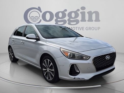 Used 2019 Hyundai Elantra GT FWD image 8