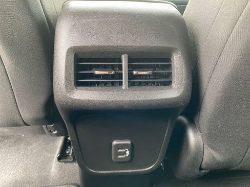Used 2022 Chevrolet Equinox LT FWD image 22