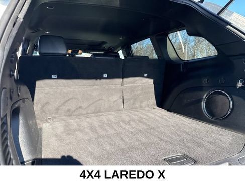 Used 2022 Jeep Grand Cherokee Laredo X AWD/4WD image 33