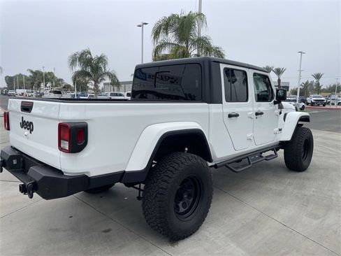 Used 2021 Jeep Gladiator Sport image 8
