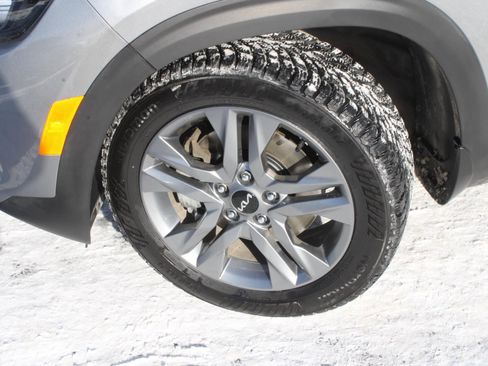 Certified 2023 Kia Seltos LX image 16