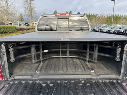 Used 2020 Nissan Frontier SV w/ Midnight Edition Floor Mats image 11