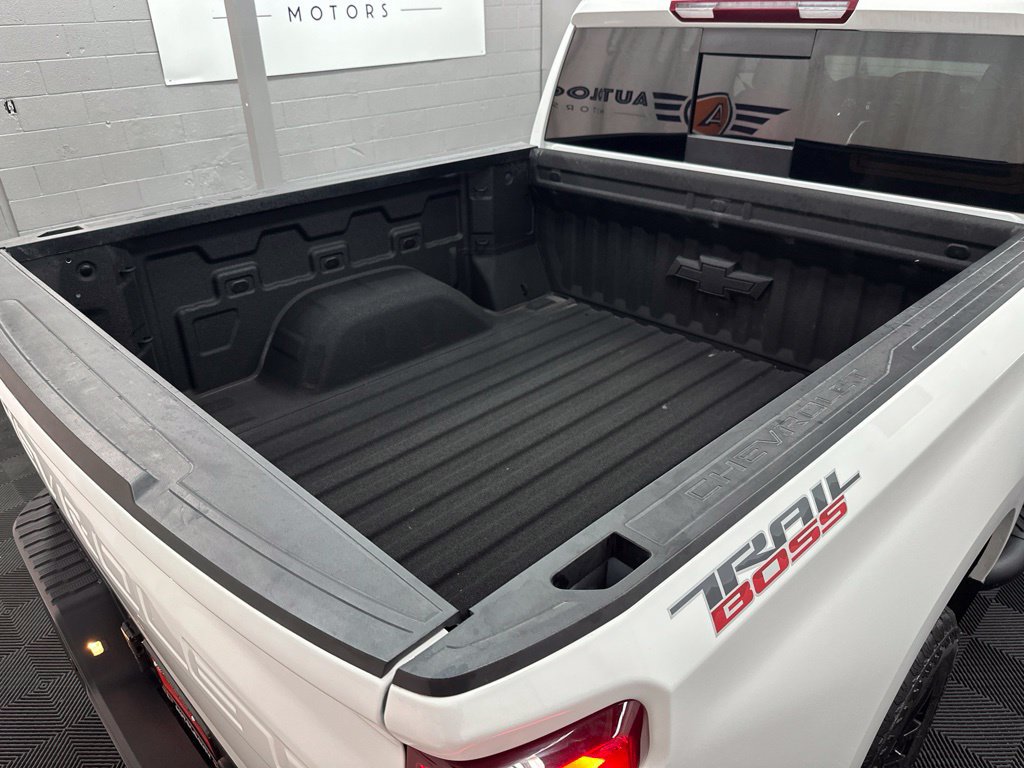 Used 2026 Chevrolet Silverado 1500 LT Trail Boss w/ Safety Package AWD/4WD image 11