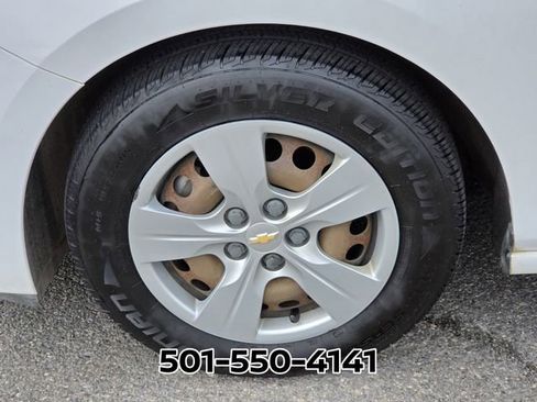 Used 2017 Chevrolet Cruze LS image 17