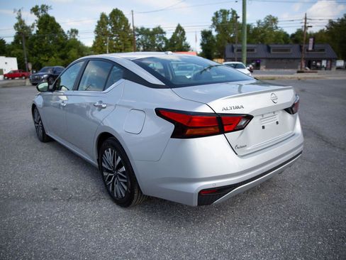Used 2024 Nissan Altima 2.5 SV image 6
