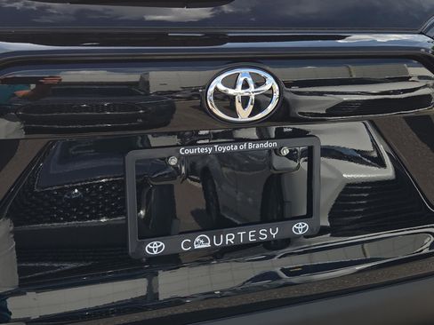 Certified 2025 Toyota RAV4 XLE Premium FWD image 32