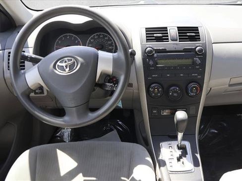Used 2010 Toyota Corolla LE FWD image 21
