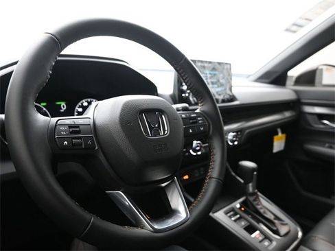 Used 2025 Honda CR-V Sport-L image 11