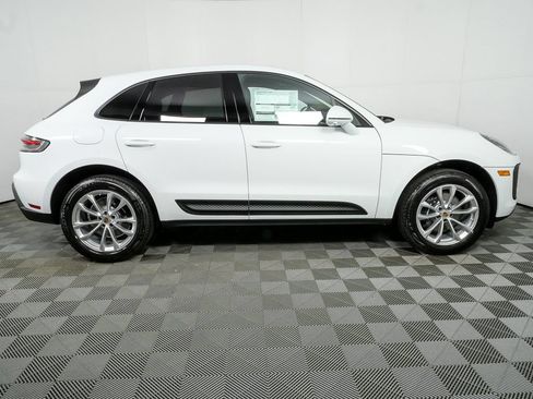 Used 2026 Porsche Macan AWD/4WD image 29