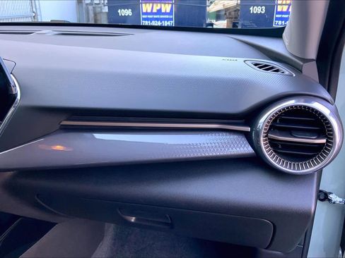 Used 2025 Chevrolet Trax ACTIV w/ Sunroof Package image 19