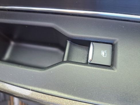 Used 2021 Ford F150 Lariat image 18