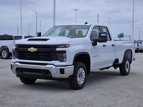 Used 2026 Chevrolet Silverado 2500 W/T w/ WT/CX Safety Package RWD image 3