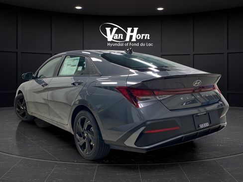 New 2026 Hyundai Elantra SEL Sport FWD image 5