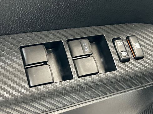 Used 2015 Toyota RAV4 LE image 13