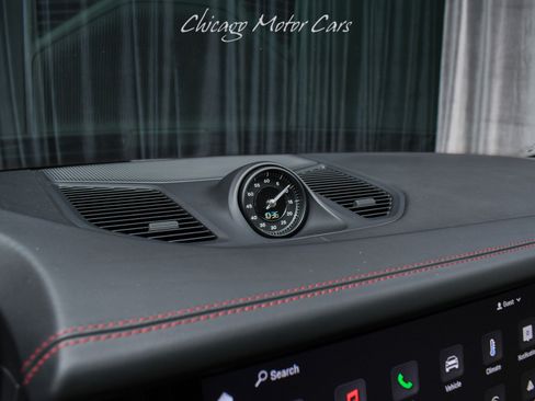 Used 2025 Porsche Cayenne GTS AWD/4WD image 16